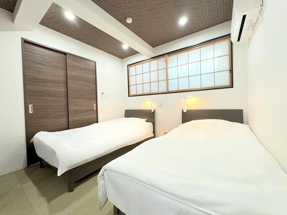 [Max 10 guest] 3LDK 70sqm 6beds, 5 min to nearby station (Shinjuku East 102)