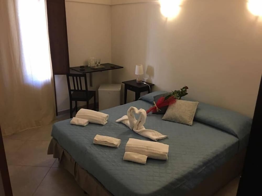 Deluxe Double Room - Photo 1