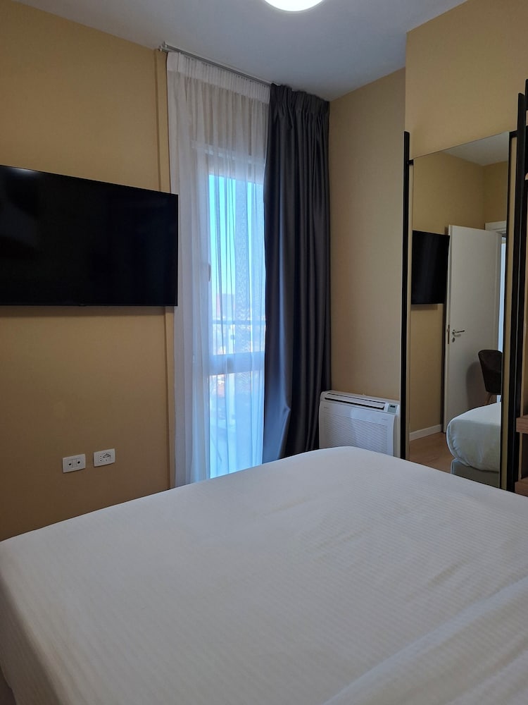City Double or Twin Room photo 3