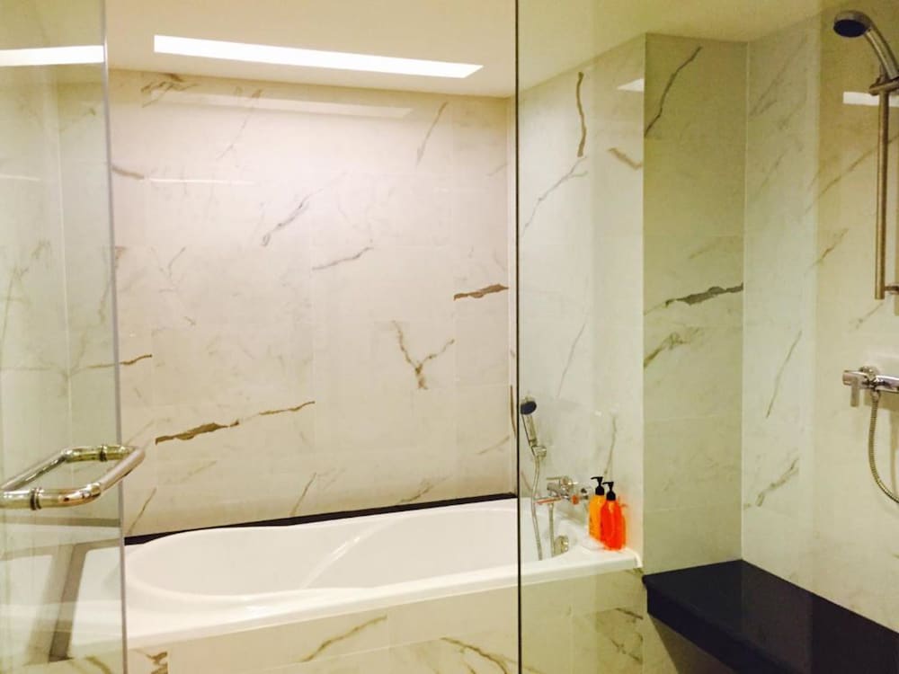 Presidential Suite, 2 Bedrooms, 2 Bathrooms, City View photo 2