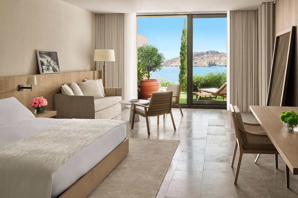 Loft, 1 King Bed with Sofa bed, Partial Sea View