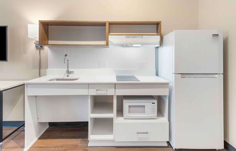Standard Studio, Non Smoking, Refrigerator & Microwave - Photo 2