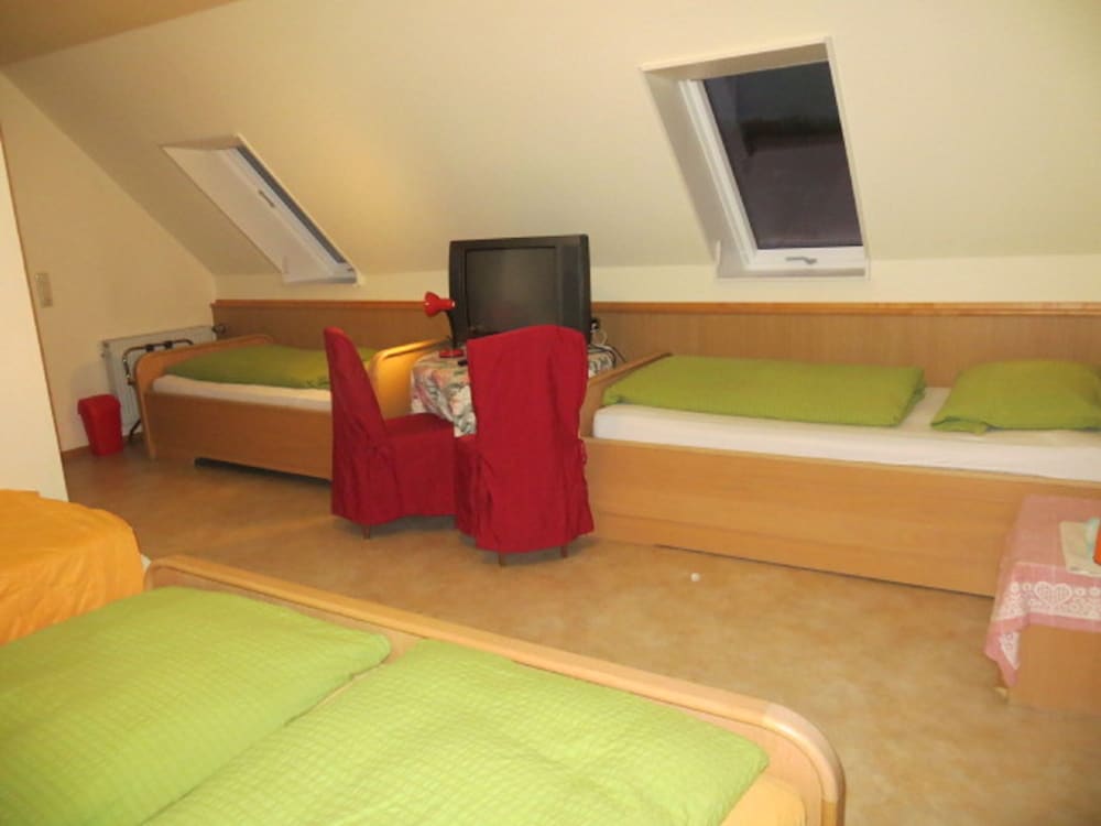 Room, Multiple Beds photo 1