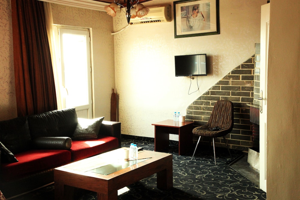 Classic Studio Suite, 1 Double Bed, Sea View photo 2