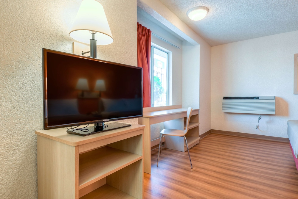 Standard Room, 2 Double Beds, Non Smoking photo 1