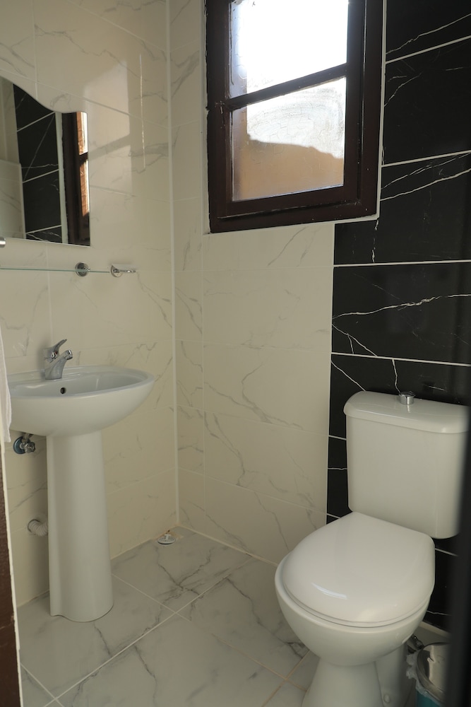 Classic Triple Room - Photo 7