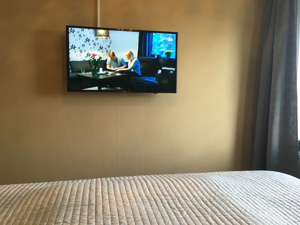 Family Room photo 3