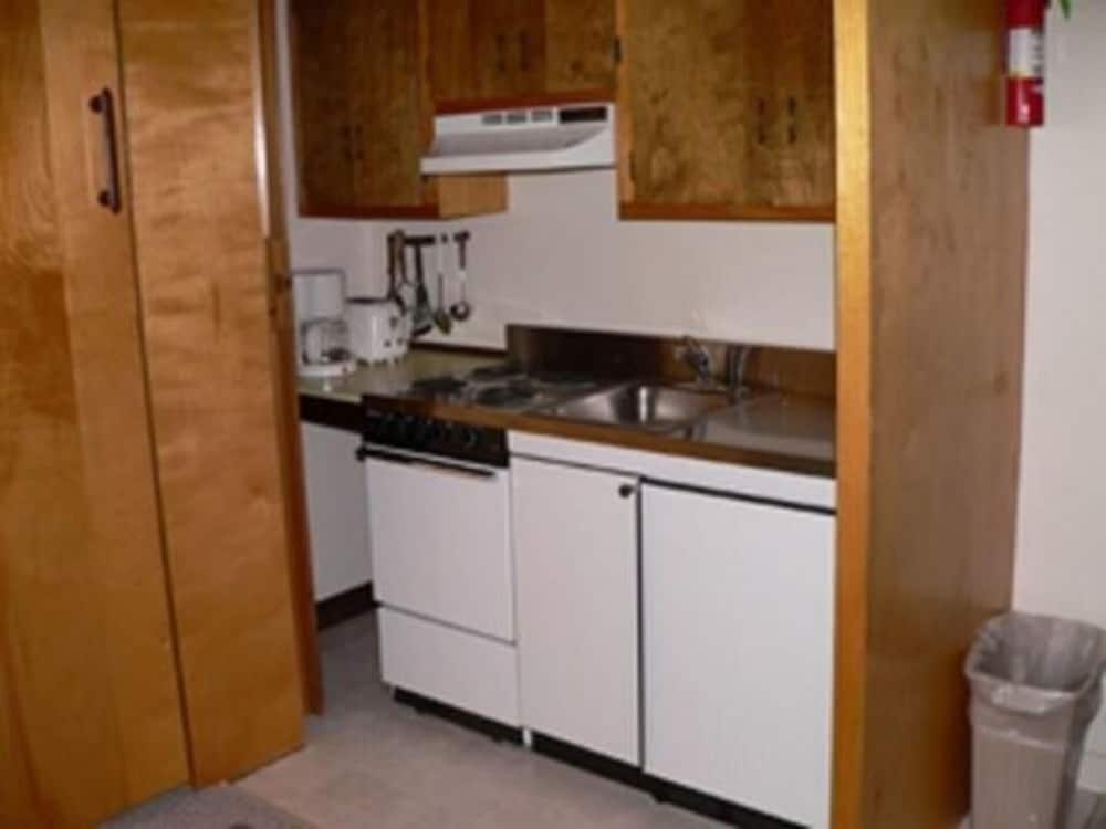 Standard Studio, Ensuite (Aspen) photo 2