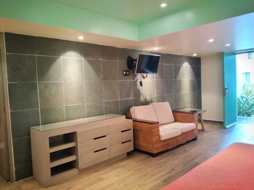 Family Suite - Photo 7