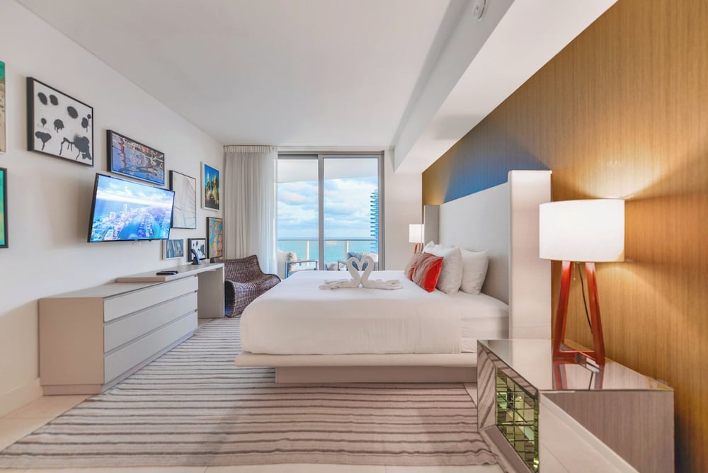 Luxury Condo, 1 Bedroom, Ocean View photo 2