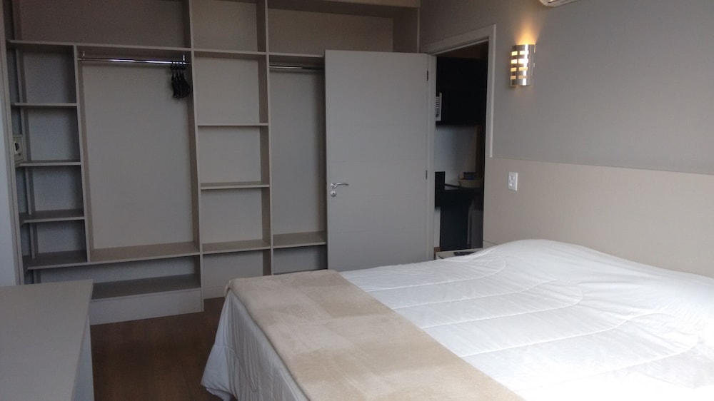 Suite - Photo 5