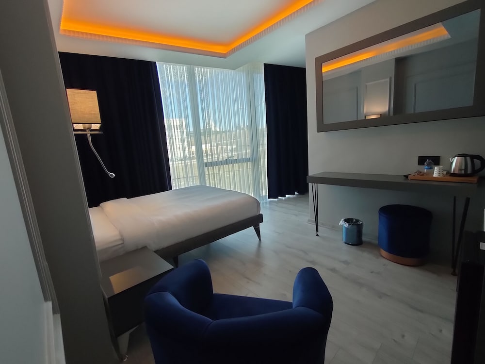 Deluxe Triple Room photo 2