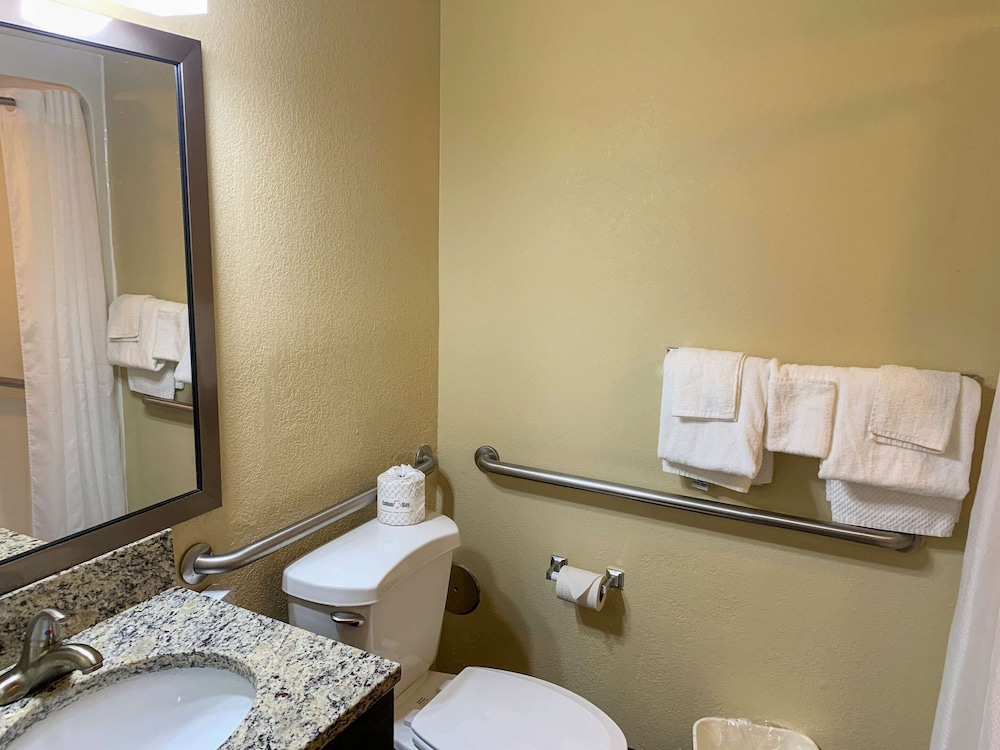 Suite, Multiple Beds, Accessible, Non Smoking - Photo 12