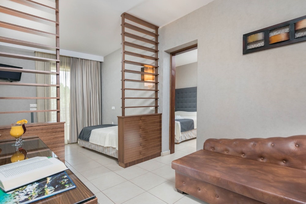 Family Suite - Photo 9