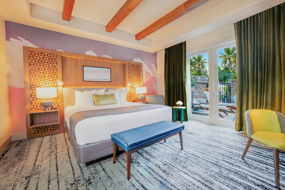 Dive Inn, Surfside Suite, King Bed, Non smoking - Photo 1