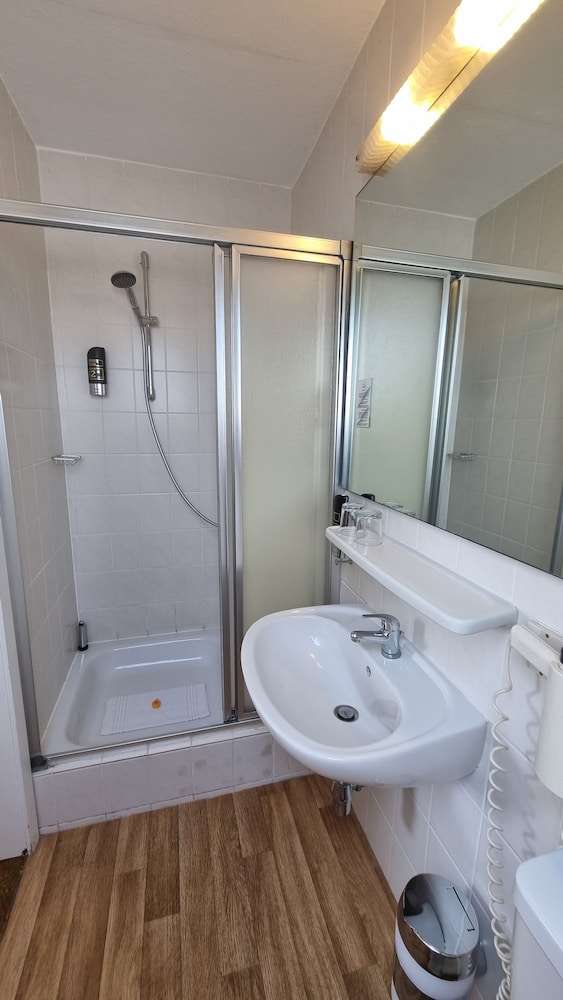 Classic Double Room - Photo 13