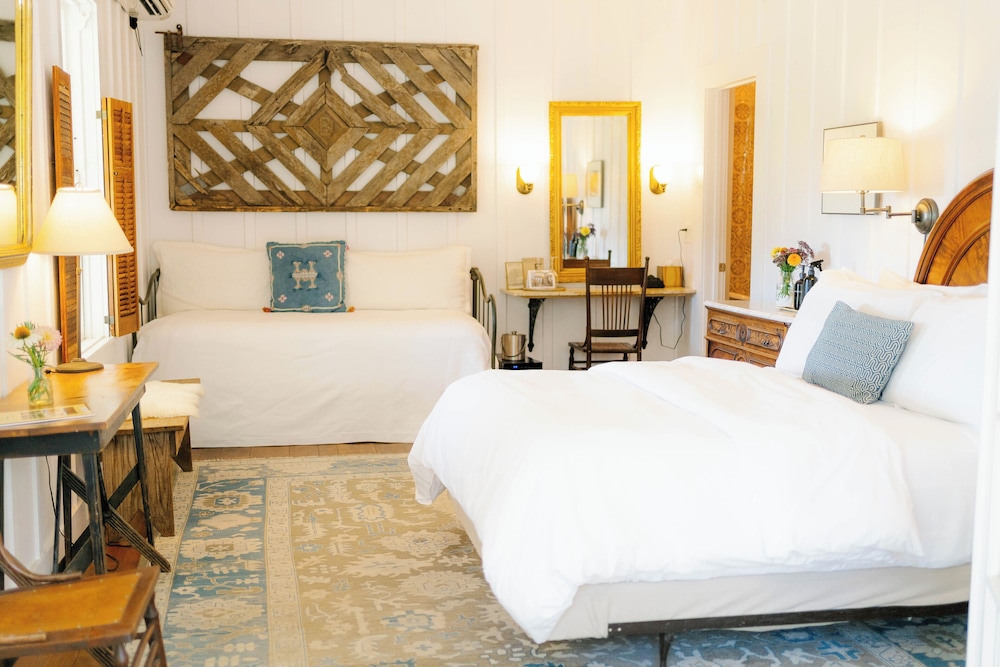 Premium Double Room, Multiple Beds, Balcony, Valley View photo 2
