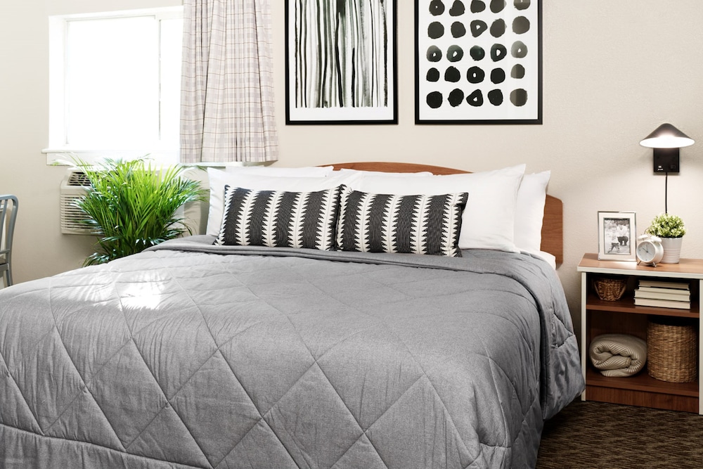 Premium Room, 1 King Bed photo 1