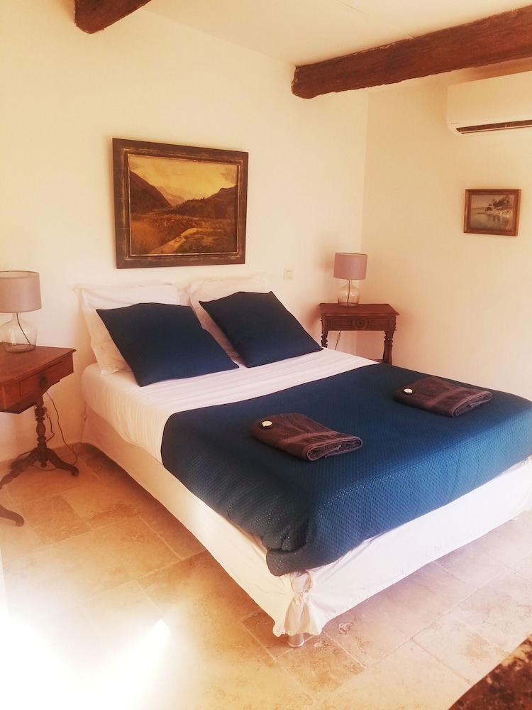 Double Room (Chambre des toits)