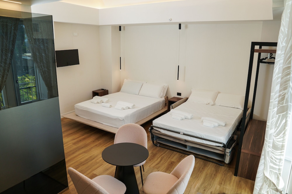 Deluxe Quadruple Room - Photo 7