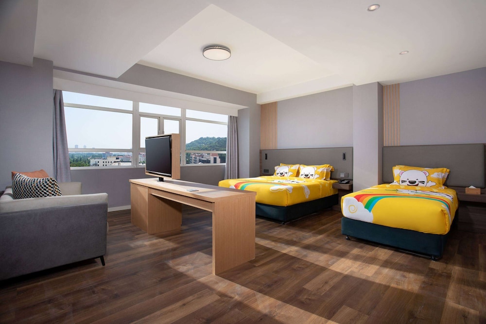 Room, Multiple Beds, Non Smoking (Theme Room)