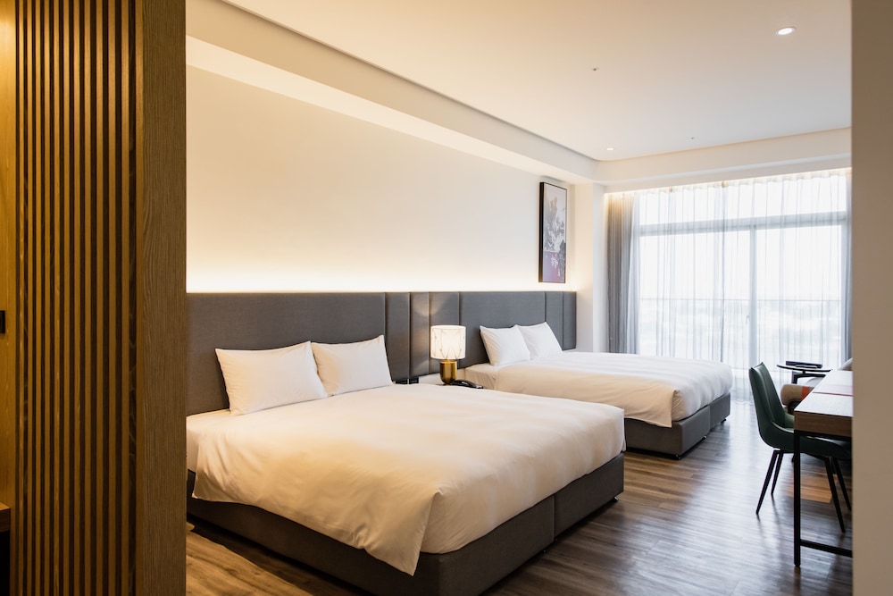 Deluxe Quadruple Room, 1 Bedroom, Lake View