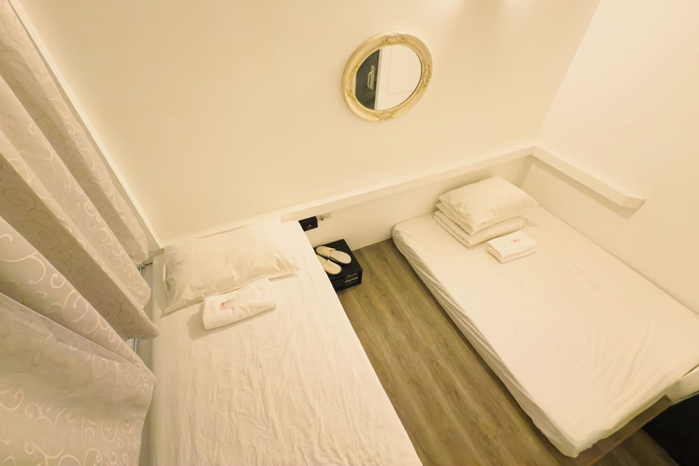 Twin Room, 2 Twin Beds photo 2