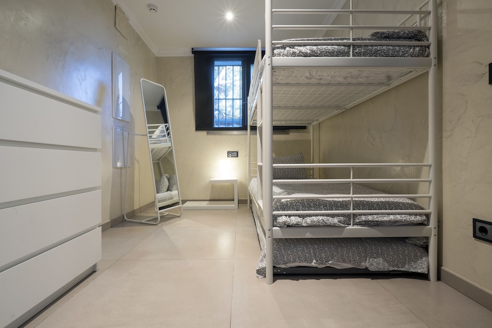 Deluxe Double Room, Non Smoking, Private Bathroom - Photo 3