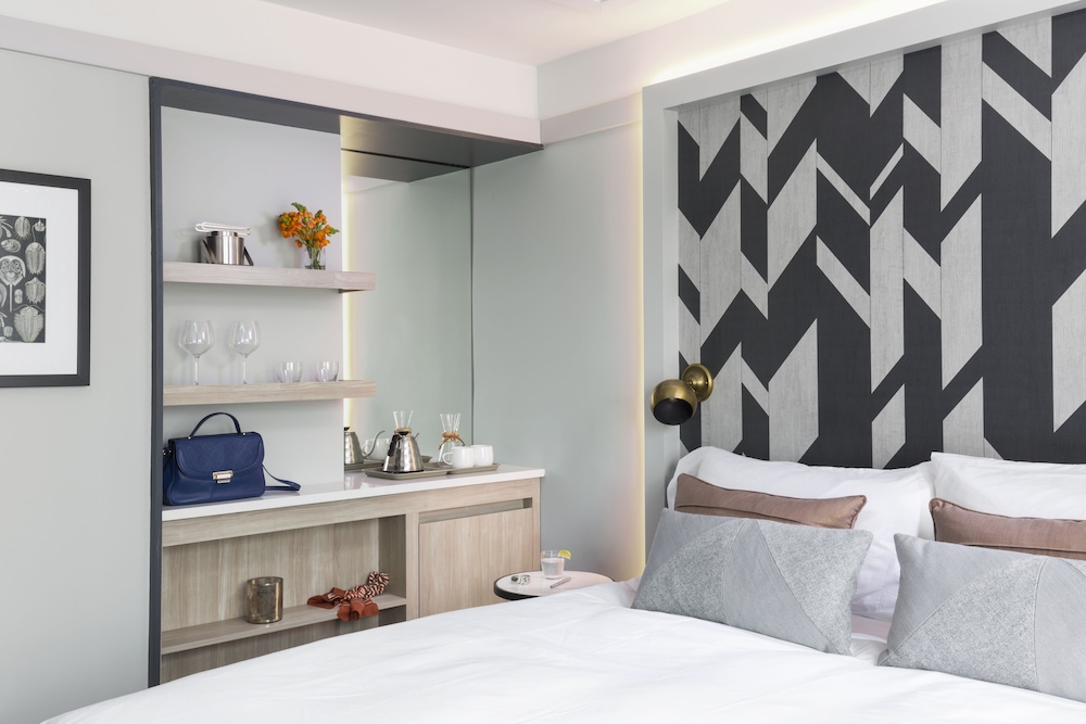 Luxury Room, 1 King Bed photo 1