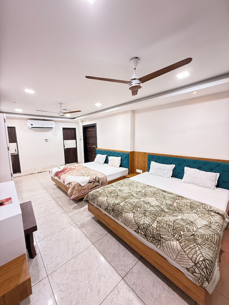 Family Studio Suite photo 3