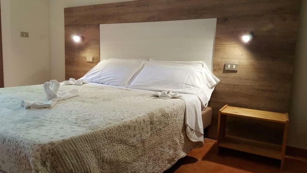Classic Double or Twin Room, Hill View
