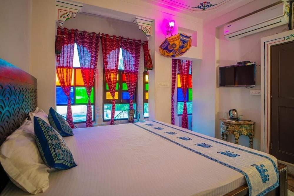 Deluxe Double Room, Lake View - Photo 1
