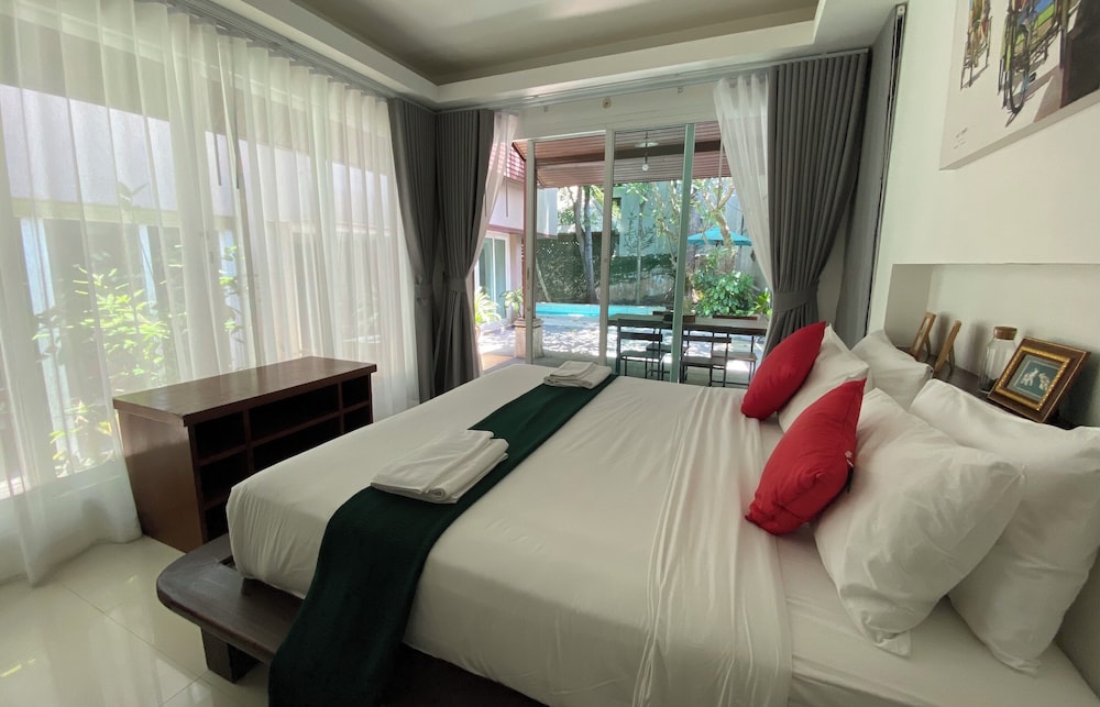 Four Bedroom Villa with Private Pool - Photo 4
