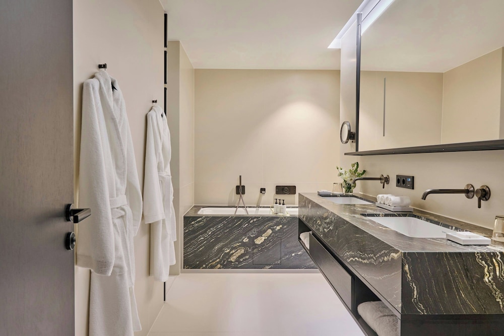 Suite, 1 Bedroom, City View (Terrace)