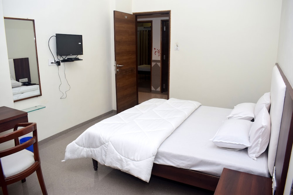 Deluxe Room - Photo 4