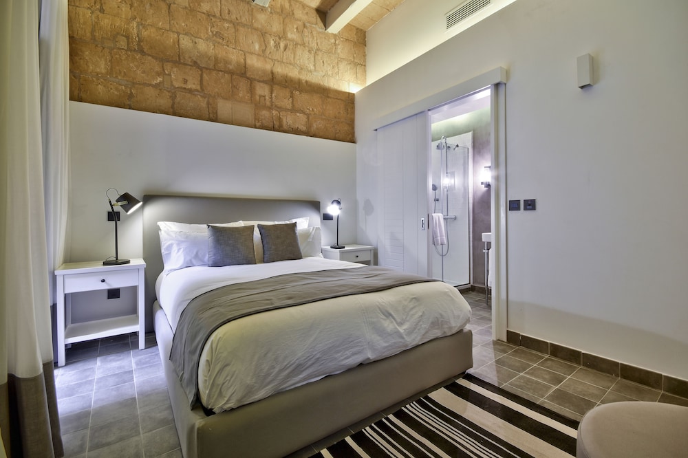 Deluxe Double Room, 1 Double Bed, City View photo 3