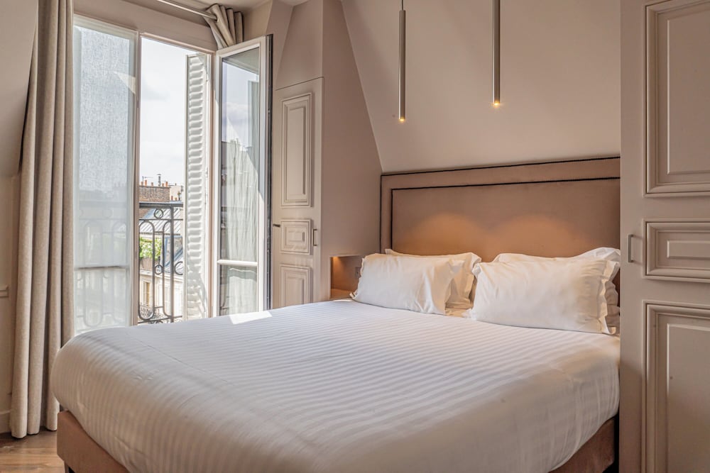 Signature Double or Twin Room, Bathtub photo 3