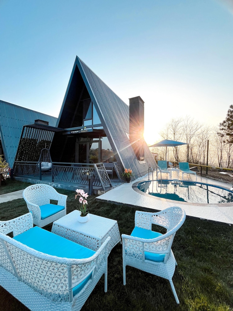 Superior Bungalow, 1 Queen Bed with Sofa bed, Private Pool, Pool View