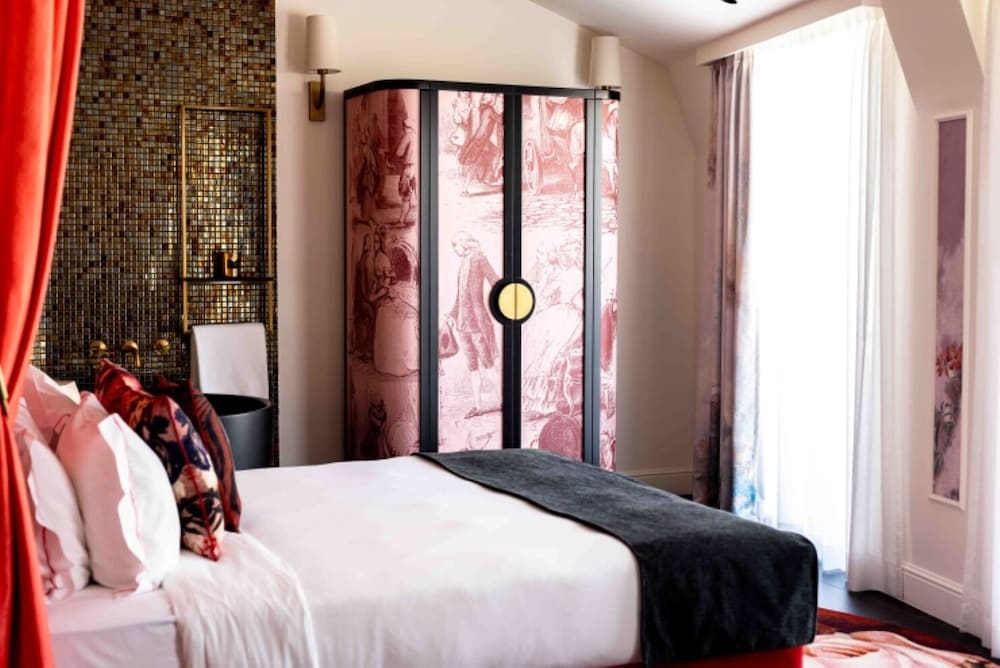 Romantic Studio Suite