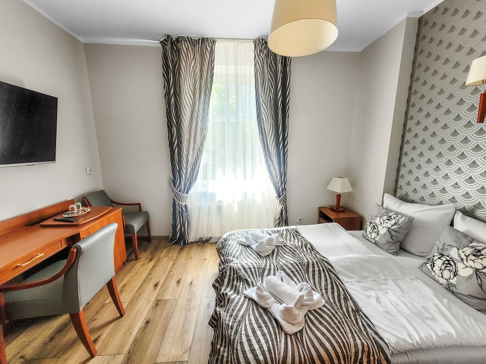 Budget Double Room photo 2