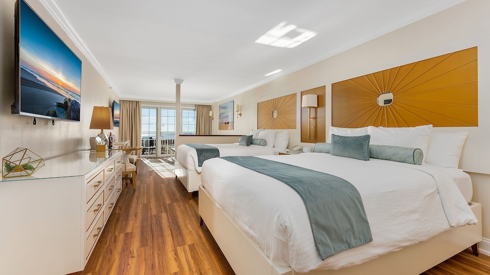 Premium Room (Front Ocean View - 2 Queens)