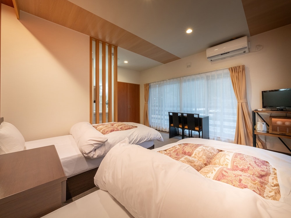 Twin Room, Non Smoking (No bath)