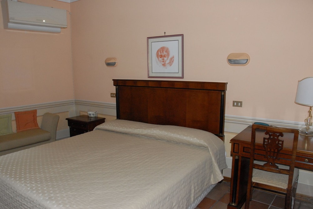 Double or Twin Room photo 1