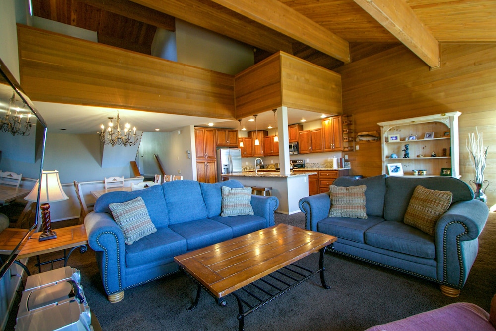 Condo, 3 Bedrooms
