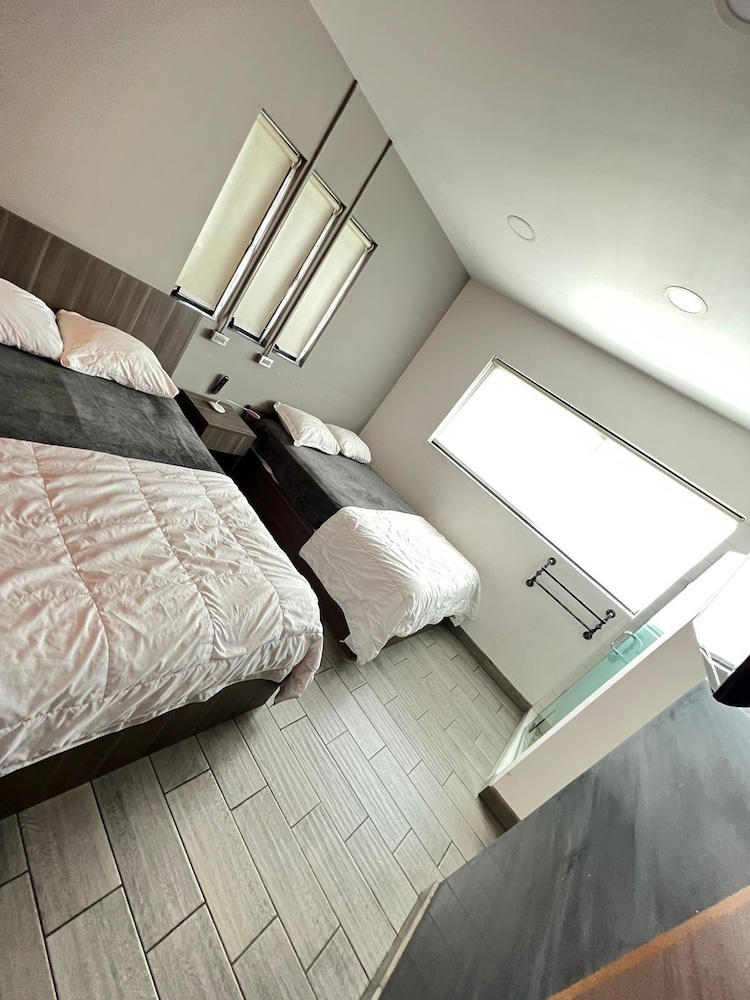 Nice & Cozy 1B TJ Border Suites 08