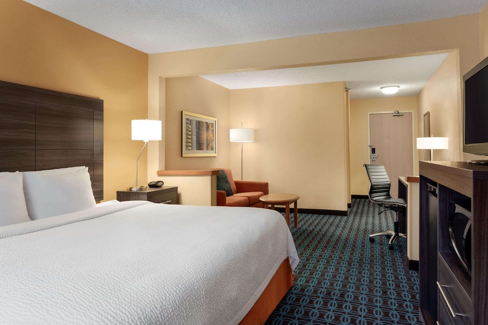 Deluxe Room, 1 King Bed, Non Smoking - Photo 1