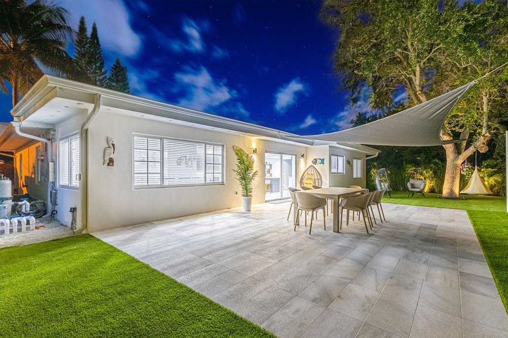 Fresh Luxe Villa w Heated Pool Grill Chill Spots, Billede 23