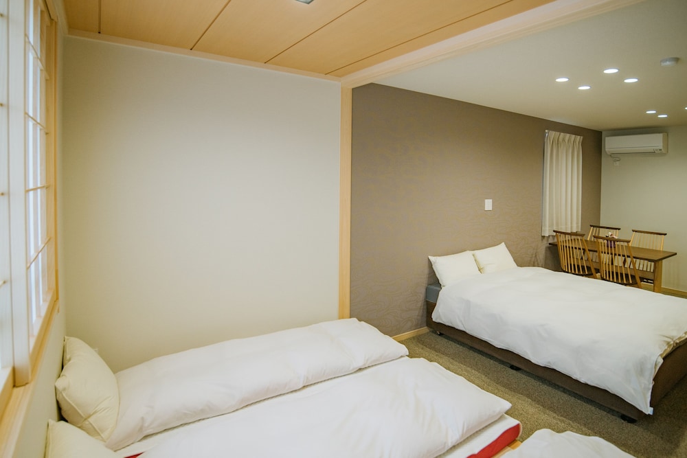 Japanese Western Style Family Room, Non Smoking photo 3