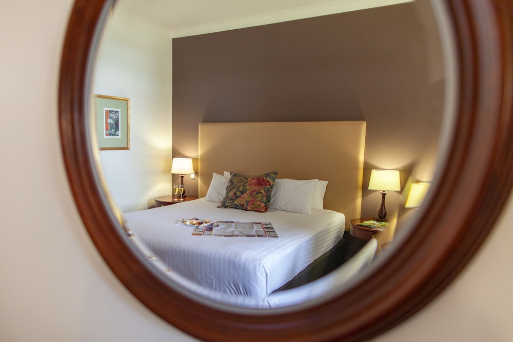 Deluxe Room, 1 King Bed - Photo 8