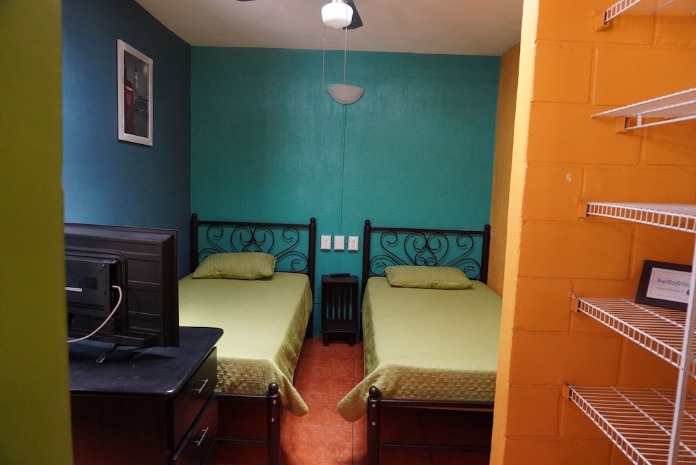 Standard Double Room, 2 Twin Beds, Private Bathroom photo 3